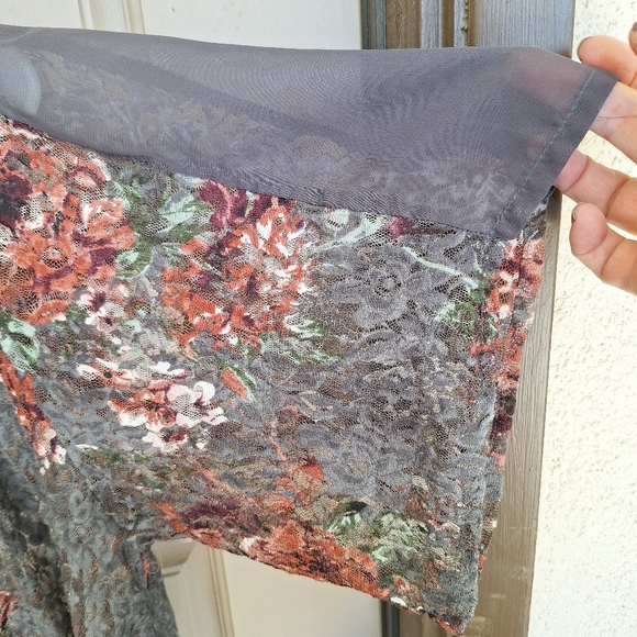 Gypsys & Moondust Top SzM Lace Roses W Gray Insets Open Front Kimono Style Prett - Picture 3 of 8